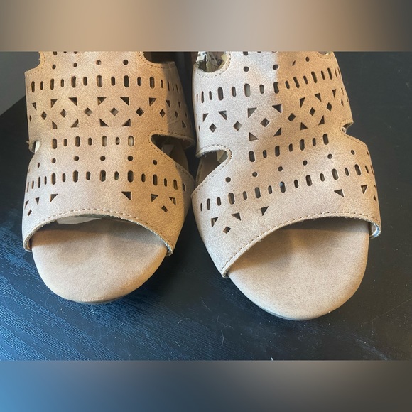 Maurice’s heels 10M - Picture 5 of 5